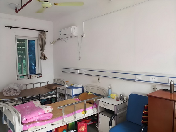 深户代理办理机构_冯骥荐电影南京照相馆：没有抒情只有血的事实 一老一小做得好不好服务